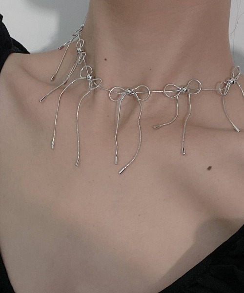 Vipoa（ヴィポア）の「METALLIC RIBBON SILVER NECKLACE（ネックレス・レディース・シルバー・FREE）」の18枚目の写真