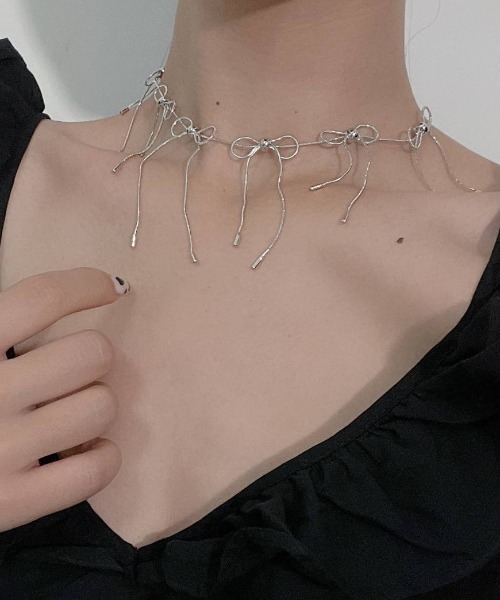 Vipoa（ヴィポア）の「METALLIC RIBBON SILVER NECKLACE（ネックレス・レディース・シルバー・FREE）」の19枚目の写真