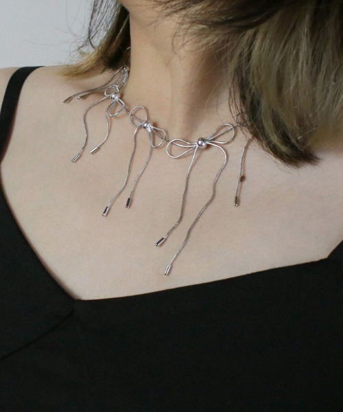 Vipoa（ヴィポア）の「METALLIC RIBBON SILVER NECKLACE（ネックレス・レディース・シルバー・FREE）」の16枚目の写真