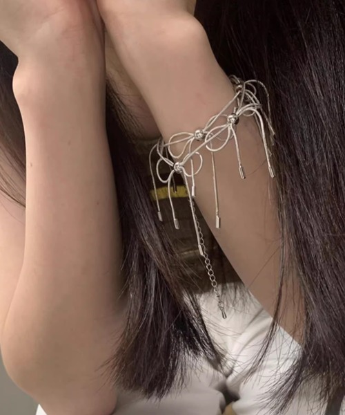 Vipoa（ヴィポア）の「METALLIC RIBBON SILVER NECKLACE（ネックレス・レディース・シルバー・FREE）」の11枚目の写真