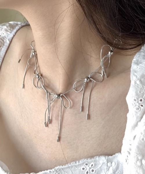 Vipoa（ヴィポア）の「METALLIC RIBBON SILVER NECKLACE（ネックレス・レディース・シルバー・FREE）」の21枚目の写真