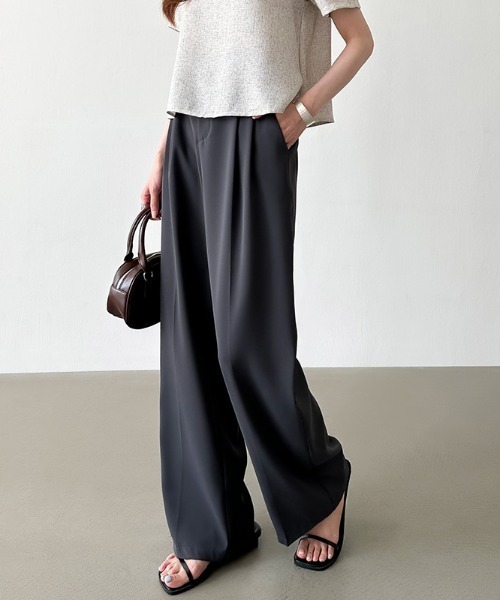 COCOMOMO（ココモモ）の「オンもオフもキレイみせ タックパンツ バックゴム セミワイド スラックス パンツ オフィス オケージョン（スラックス・レディース・ブラック/グリーン/ダークグレー/ピンク/イエロー/ベージュ/ブラウン・M/L/XL/S）」の3枚目の写真