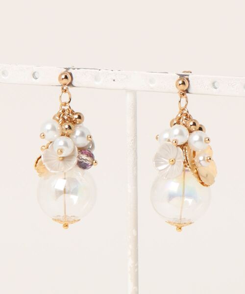 tone(トーン)の「【charme by pimo 】ガラスドーム 花 パール ピアス(MA)(ピアス(両耳用)・レディース・ホワイト/グレイッシュベージュ・FREE)」の2枚目の写真