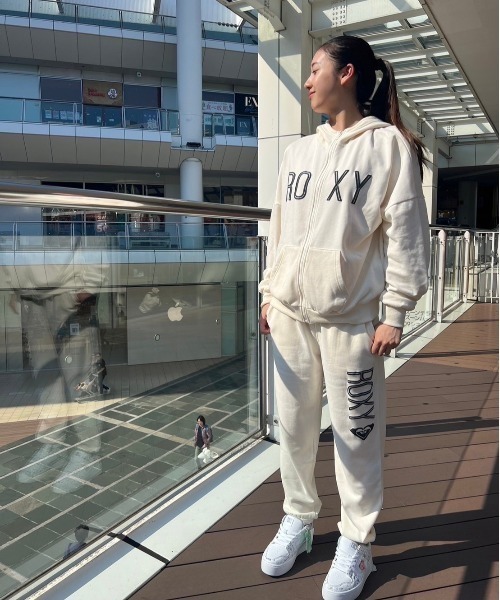 ROXY(ロキシー)の「JIVY PANTS/ロキシーサイドブランドロゴプリントリラックススウェットパンツ(スウェットパンツ・レディース・ホワイト/レッド/ブラック・LARGE/MEDIUM/SMALL/X-LARGE)」の6枚目の写真