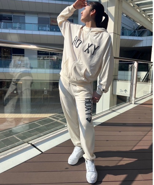 ROXY(ロキシー)の「JIVY PANTS/ロキシーサイドブランドロゴプリントリラックススウェットパンツ(スウェットパンツ・レディース・ホワイト/レッド/ブラック・LARGE/MEDIUM/SMALL/X-LARGE)」の10枚目の写真
