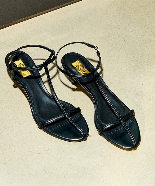 GRISE(グリーズ)の「GRISE5cmTストラップサンダル(サンダル・レディース・オレンジ/ブラック系その他/シルバー・SMALL/LARGE/MEDIUM/X-LARGE)」の2枚目の写真