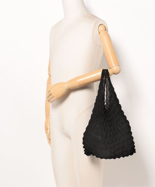 ACCOMMODE（アコモデ）の「EC-3 Shibori Bag Large / 絞りバッグ（エコバッグ/サブバッグ・レディース・レッド/グリーン/パープル/ブラック・FREE）」の9枚目の写真