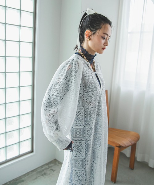 bohmal（ボマール）の「クロシェレースボリュームスリーブロングワンピース（ワンピース・レディース・ホワイト/ブラック・MEDIUM）」の7枚目の写真