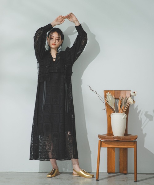 bohmal（ボマール）の「クロシェレースボリュームスリーブロングワンピース（ワンピース・レディース・ホワイト/ブラック・MEDIUM）」の13枚目の写真