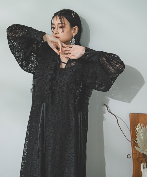 bohmal（ボマール）の「クロシェレースボリュームスリーブロングワンピース（ワンピース・レディース・ホワイト/ブラック・MEDIUM）」の17枚目の写真