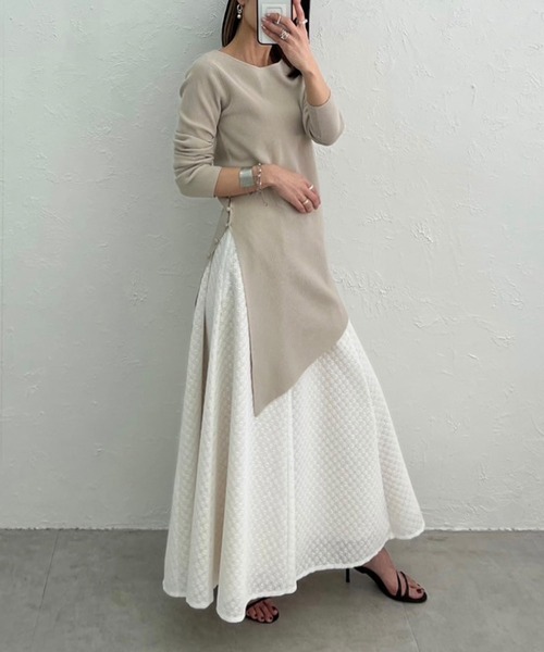 MIELI INVARIANT(ミエリインヴァリアント)の「Button Asymmetry Knit Tunic(ニット/セーター・レディース・ブラック/ベージュ系その他・FREE)」の6枚目の写真