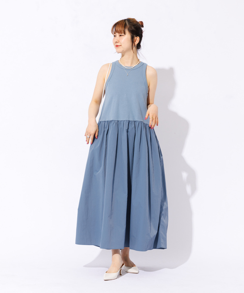 Rouge vif（ルージュヴィフ）の「【一部店舗限定】ウエストギャザー切替 アメスリ マキシワンピース（ワンピース・レディース・ブルー/ブラック・フリー）」の20枚目の写真