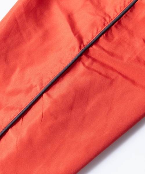 NYLAUS（ナイラス）の「裏メッシュ サイドライン/サイドパイピング スタンドカラー ウィンドブレーカー（ナイロンジャケット・メンズ・ブラック系1/ブラック系2/カーキ系1/カーキ系2/ネイビー系1/ネイビー系2/レッド系1/レッド系2・LL/M/L）」の13枚目の写真