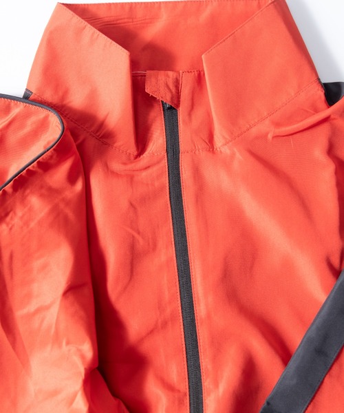 NYLAUS（ナイラス）の「裏メッシュ サイドライン/サイドパイピング スタンドカラー ウィンドブレーカー（ナイロンジャケット・メンズ・ブラック系1/ブラック系2/カーキ系1/カーキ系2/ネイビー系1/ネイビー系2/レッド系1/レッド系2・LL/M/L）」の10枚目の写真