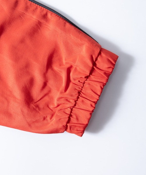 NYLAUS（ナイラス）の「裏メッシュ サイドライン/サイドパイピング スタンドカラー ウィンドブレーカー（ナイロンジャケット・メンズ・ブラック系1/ブラック系2/カーキ系1/カーキ系2/ネイビー系1/ネイビー系2/レッド系1/レッド系2・LL/M/L）」の12枚目の写真