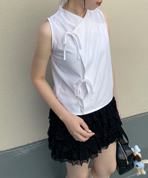 nomnom(ノムノム)の「【nomnom】アシメリボンチャイナブラウス(シャツ/ブラウス・レディース・オフホワイト/ライトイエロー/グレー・FREE)」の2枚目の写真