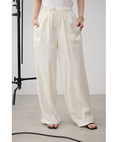 AZUL by moussy(アズールバイマウジー)の「ツイルイージーパンツ(その他パンツ・レディース・ブラウン/レッド/ブラック/アイボリー/マルチ・SMALL/MEDIUM)」の2枚目の写真