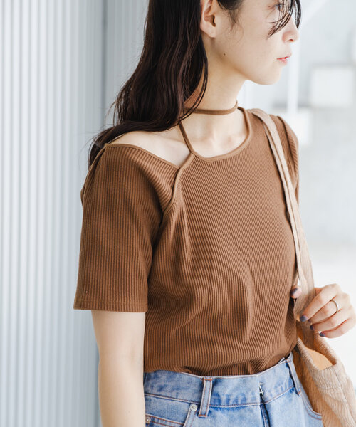 Kastane(カスタネ)の「*【新色追加/5色展開/肩紐アレンジ】テレコワンショルTee(Tシャツ/カットソー・レディース・ピンク/ブルー/アイボリー/ブラック/ブラウン・FREE)」の10枚目の写真