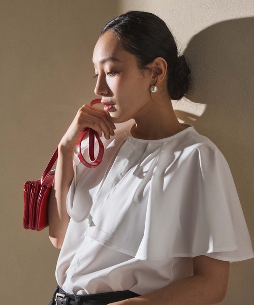 Edit Sheen（エディットシーン）の「ケープデザイン半袖ブラウス（シャツ/ブラウス・レディース・ホワイト/ブルー・M）」の2枚目の写真