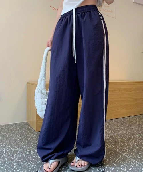 Diosfront(ディオスフロント)の「サイド配色ラインドロストワイドパンツ(その他パンツ・レディース・ライトブルー/ブラック/ネイビー/レッド/マスタード・FREE)」の4枚目の写真