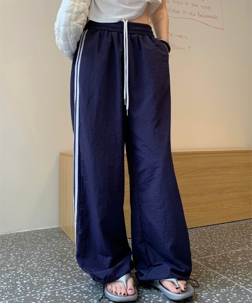 Diosfront(ディオスフロント)の「サイド配色ラインドロストワイドパンツ(その他パンツ・レディース・ライトブルー/ブラック/ネイビー/レッド/マスタード・FREE)」の12枚目の写真