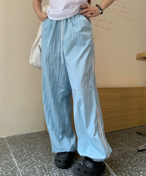 Diosfront(ディオスフロント)の「サイド配色ラインドロストワイドパンツ(その他パンツ・レディース・ライトブルー/ブラック/ネイビー/レッド/マスタード・FREE)」の20枚目の写真