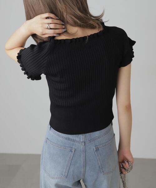 FREE'S MART（フリーズマート）の「◇2WAYオフショルフリルリブ半袖ニット（ニット/セーター・レディース・ブラック/ホワイト/レッド/グレー/パープル・FREE）」の7枚目の写真