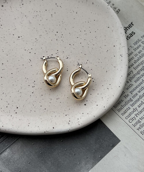 GOLDY(ゴールディ)の「〈GOLDY/ゴールディ〉2WAYパールリングピアス(ピアス(両耳用)・レディース・ゴールド/シルバー・FREE)」の7枚目の写真