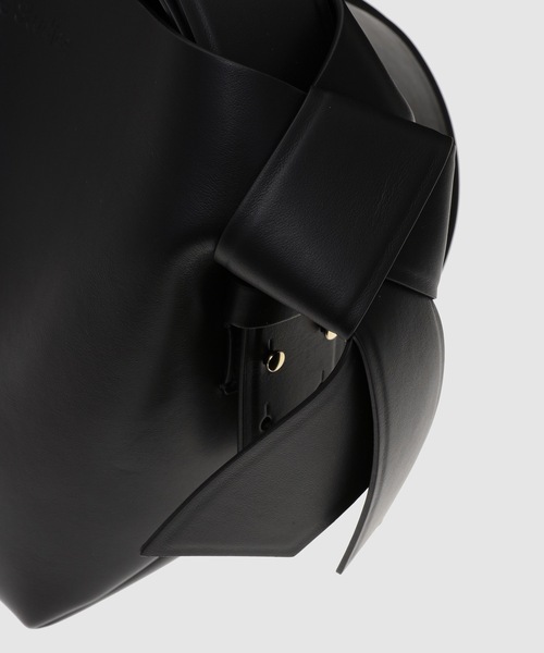 Acne Studios（アクネストゥディオズ）の「Musubi Mini（ハンドバッグ・レディース・ブラック・ONE SIZE）」の6枚目の写真