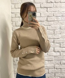 袖ボタンリブタートルプルオーバー