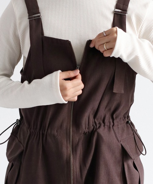 cepo（セポ）の「《２点セットアイテム》ジャンスカ＆リブロングスリーブTee アンサンブル（ジャンパースカート・レディース・ブラウン/ブルー/ブラック・M）」の18枚目の写真