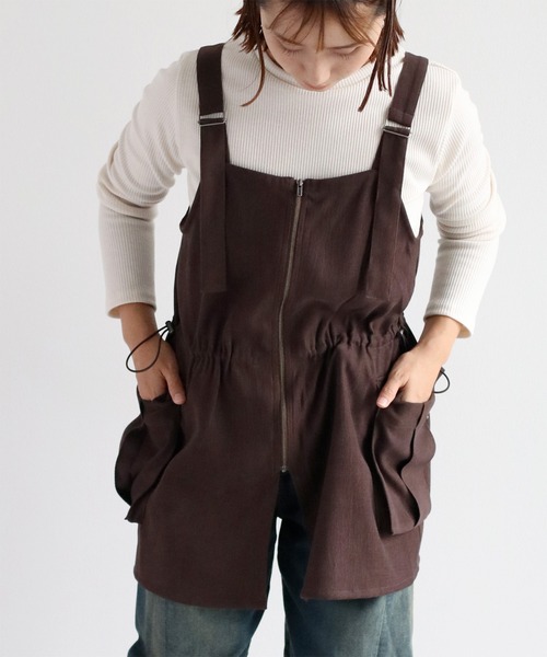 cepo（セポ）の「《２点セットアイテム》ジャンスカ＆リブロングスリーブTee アンサンブル（ジャンパースカート・レディース・ブラウン/ブルー/ブラック・M）」の4枚目の写真