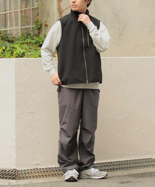 ITEMS URBANRESEARCH（アイテムズ アーバンリサーチ）の「撥水×ストレッチ パラシュートパンツ（その他パンツ・メンズ・ブラック/チャコールグレー・MEDIUM/LARGE）」の14枚目の写真