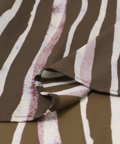 URBAN RESEARCH（アーバンリサーチ）の「ランダムストライプワンピース（ワンピース・レディース・ブラック/ブラウン・FREE）」の7枚目の写真