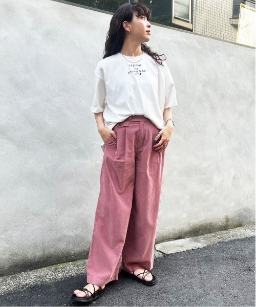 DOUBLE NAME（ダブルネーム）の「みんなのきょうりゅうずかん/ユニセックス（Tシャツ/カットソー・レディース・オフホワイト・FREE）」の3枚目の写真