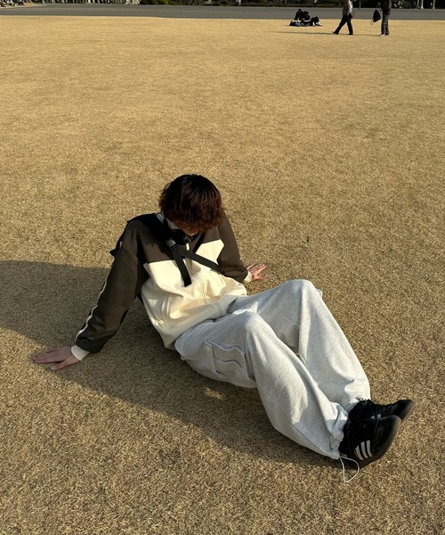 favclo.(ファブクロ)の「sweat cargo pants / スウェットカーゴパンツ(カーゴパンツ・メンズ・ブラック/杢グレー・MEDIUM/LARGE)」の2枚目の写真