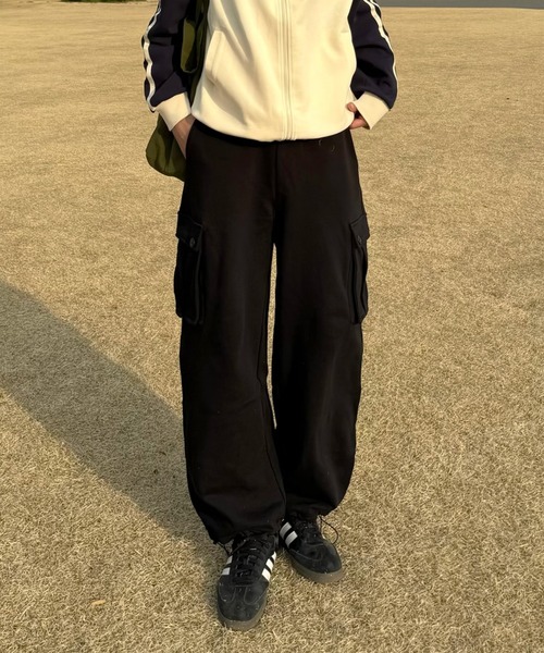 favclo.(ファブクロ)の「sweat cargo pants / スウェットカーゴパンツ(カーゴパンツ・メンズ・ブラック/杢グレー・MEDIUM/LARGE)」の1枚目の写真