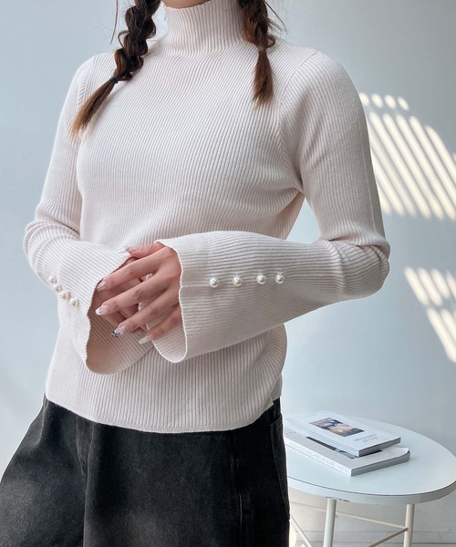 AS KNOW AS plus（アズノゥアズプラス）の「◇選んで袖ボタンリブハイネックニットプルオーバー（ニット/セーター・レディース・ブラック系その他/アイボリー系/ピンク系その他/ベージュ系/グレー系その他2/ブラック系2/アイボリー系2/ベージュ系その他2・FREE）」の5枚目の写真