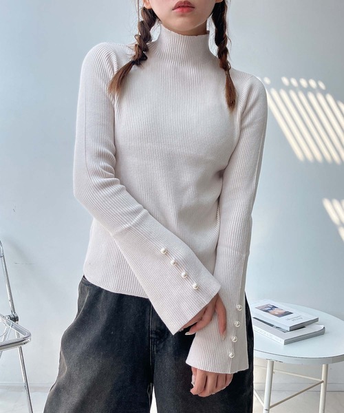 AS KNOW AS plus（アズノゥアズプラス）の「◇選んで袖ボタンリブハイネックニットプルオーバー（ニット/セーター・レディース・ブラック系その他/アイボリー系/ピンク系その他/ベージュ系/グレー系その他2/ブラック系2/アイボリー系2/ベージュ系その他2・FREE）」の9枚目の写真