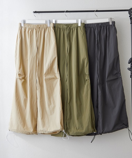 NUNIFE（ユニフィー）の「【NUNIFE】《さやべびコラボ》ナイロンパンツ（カーゴパンツ・レディース・ベージュ/チャコール/オリーブ・MEDIUM/LARGE）」の4枚目の写真