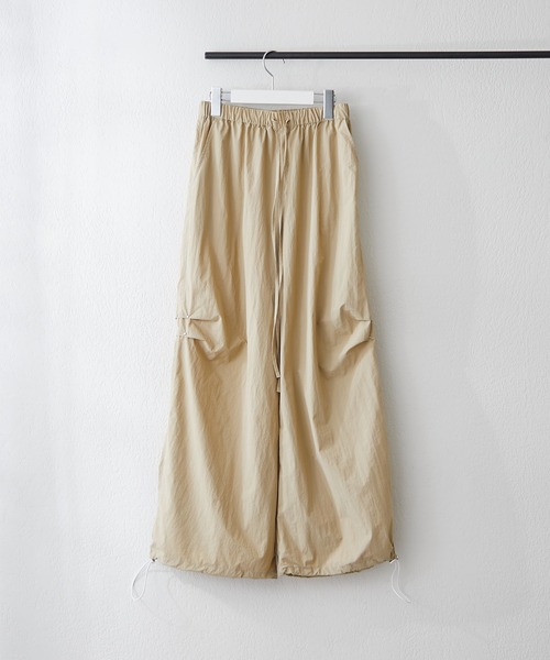 NUNIFE（ユニフィー）の「【NUNIFE】《さやべびコラボ》ナイロンパンツ（カーゴパンツ・レディース・ベージュ/チャコール/オリーブ・MEDIUM/LARGE）」の5枚目の写真