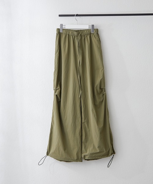 NUNIFE（ユニフィー）の「【NUNIFE】《さやべびコラボ》ナイロンパンツ（カーゴパンツ・レディース・ベージュ/チャコール/オリーブ・MEDIUM/LARGE）」の6枚目の写真