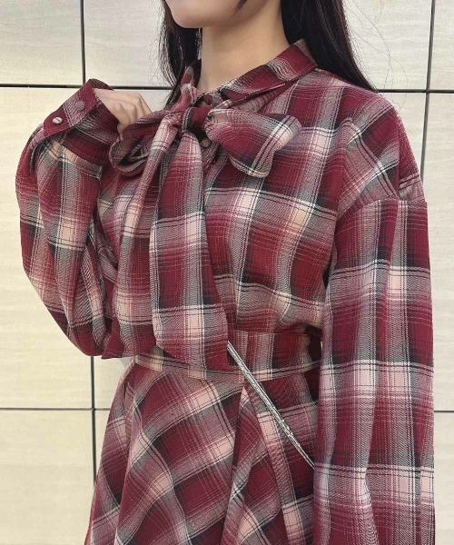 F i.n.t（フィント）の「【セットアップ対応】ビッグリボンタイ付きチェックシャツ/fint（シャツ/ブラウス・レディース・ブルー/グリーン×ピンク/ボルドー・FREE）」の5枚目の写真