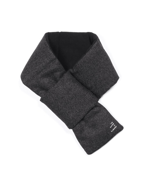 The DUFFER of ST.GEORGE(ザダファーオブセントジョージ)の「WOOL LIKE QUILTING MUFF:ウールライク 中綿マフラー(マフラー・メンズ・ダークグレー/グレー・F)」の4枚目の写真