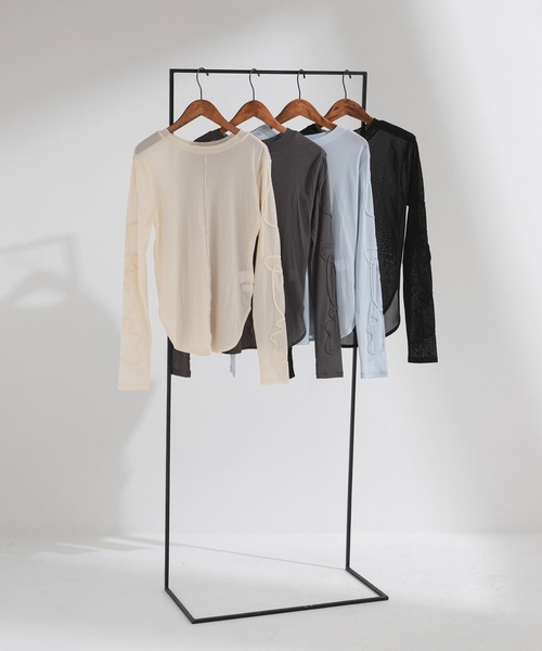 rectangle（レクタングル）の「コード刺繍リボンシアートップス（Tシャツ/カットソー・レディース・ブラック/チャコールグレー/サックスブルー/アイボリー・FREE）」の7枚目の写真