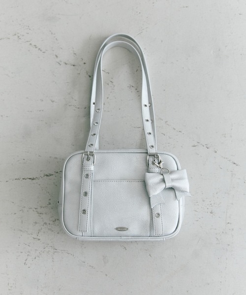 OLIVE des OLIVE（オリーブデオリーブ）の「リボンチャーム付きスクエアボストン（ショルダーバッグ・レディース・オフホワイト/ピンク系その他/サックスブルー/ダークブラウン/シルバー/アイボリー・FREE）」の11枚目の写真