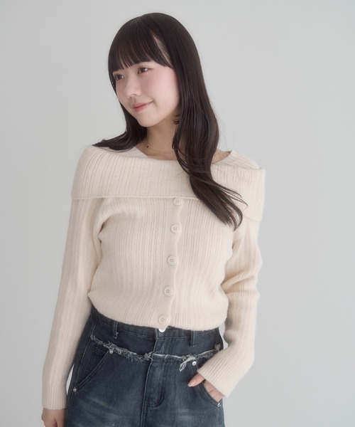 MELLOWNEON オフショルライクボタンニット mellowneon（メロウネオン）の「オフショルライクボタンニット
