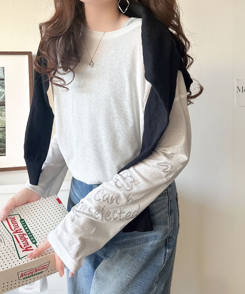 classicalelf(クラシカルエルフ)の「きらめきを纏う。ロゴとフラワーモチーフ袖ラインストーン付きシアー長袖トップ(フレアスリーブ)(Tシャツ/カットソー・レディース・チャコールグレー/オフホワイト/ブラック/ライトグレー・X-LARGE/SMALL/MEDIUM/LARGE)」の16枚目の写真