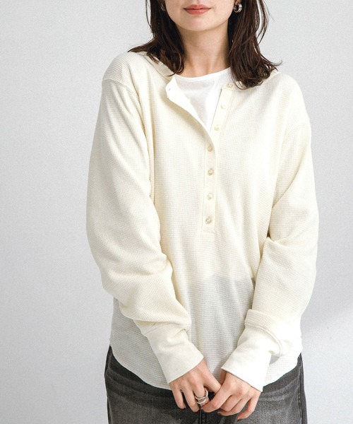 URBAN RESEARCH Sonny Label（アーバンリサーチサニーレーベル）の「『WEB限定』ワッフルヘンリーネックプルオーバー（Tシャツ/カットソー・レディース・ネイビー/オフホワイト/グレー・FREE）」の16枚目の写真