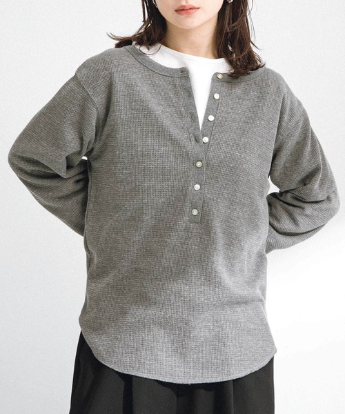 URBAN RESEARCH Sonny Label（アーバンリサーチサニーレーベル）の「『WEB限定』ワッフルヘンリーネックプルオーバー（Tシャツ/カットソー・レディース・ネイビー/オフホワイト/グレー・FREE）」の22枚目の写真